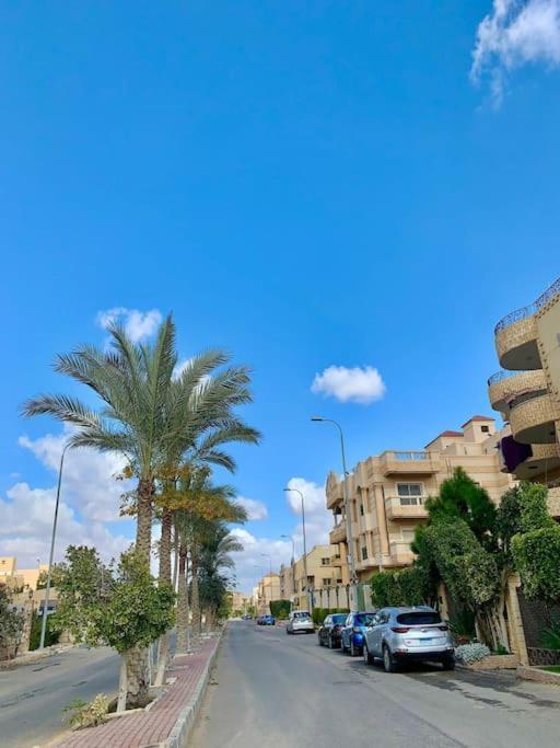 مبهجة مع مسبح وحديقة رائعة Villa 6th of October City